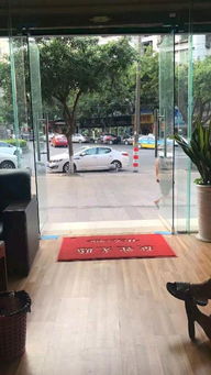 宜宾不锈钢护栏雨棚铝合金门窗玻璃门制作安装
